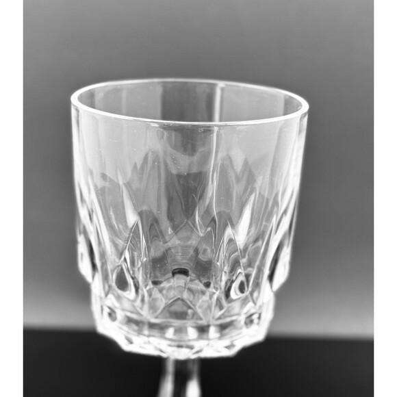 Vintage Arcoroc France Wine Goblets Set of 13 – Arctic Pattern – Clear Tempered - Picture 7 of 13